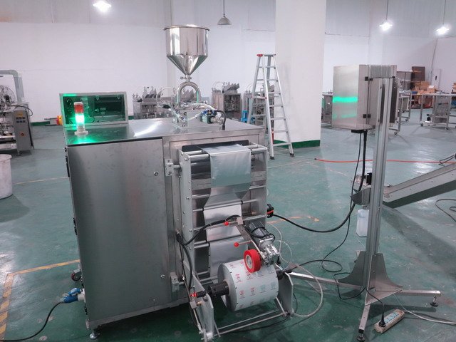 sachet filling machine industrial application