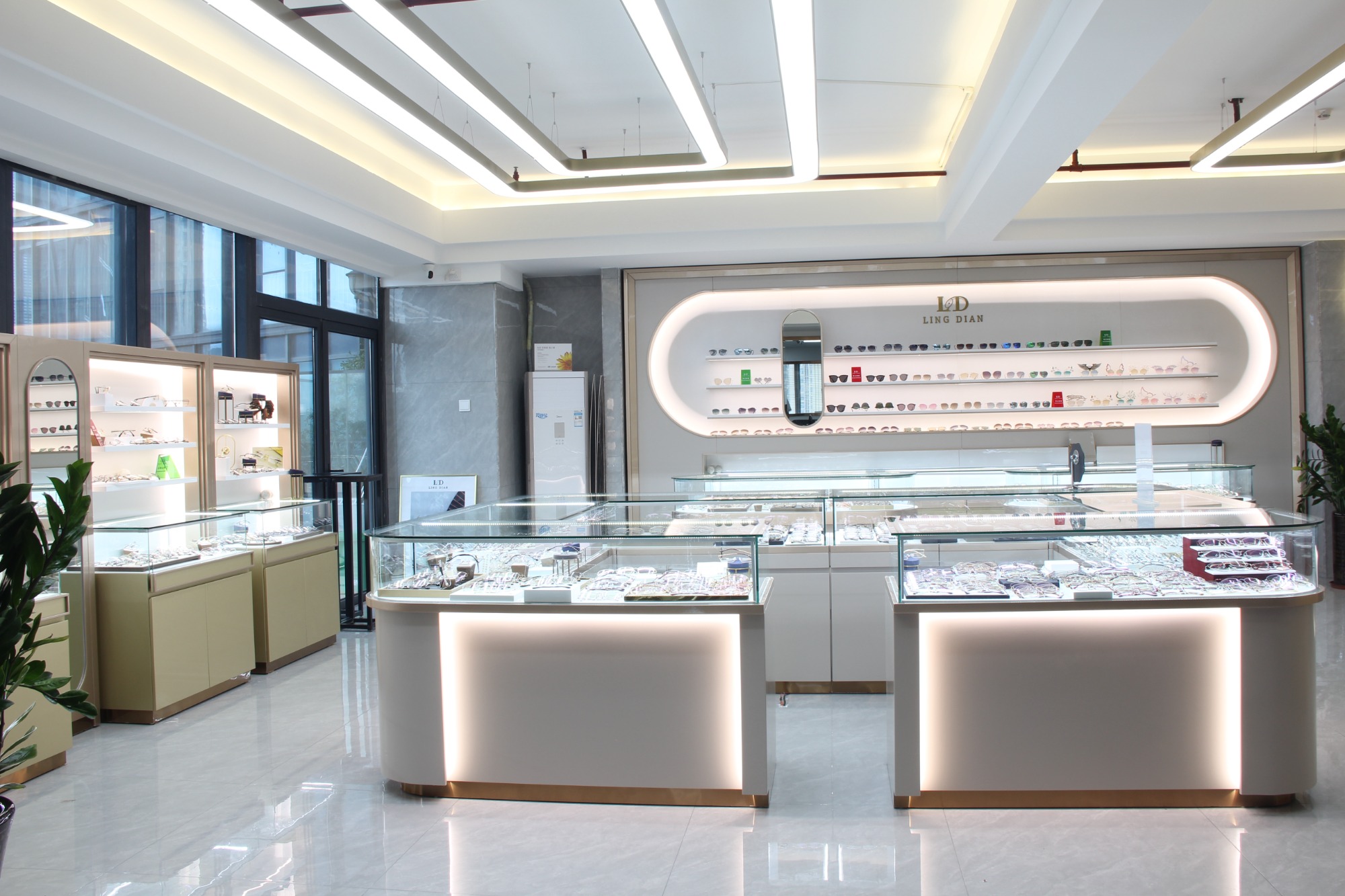 Shenzhen Junshun Glasses MANU CO., LTD